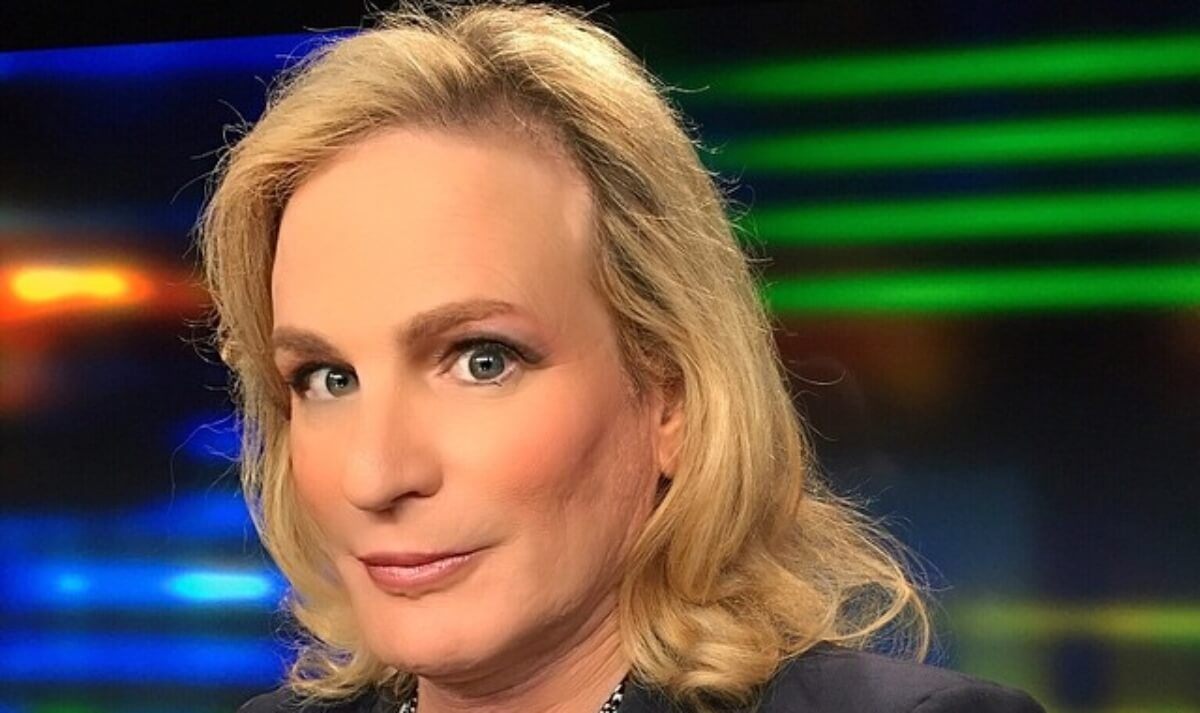 Zoey Tur